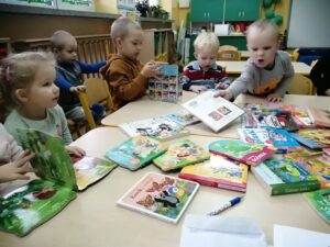pierwsza wizyta z książkami w przedszkolu w Rusku