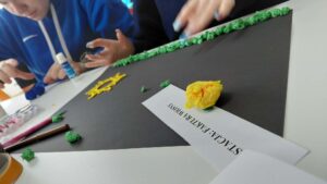 zdjęcie materiałów plastycznych