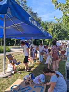zdjęcie uczestników biorących udział w zabawach