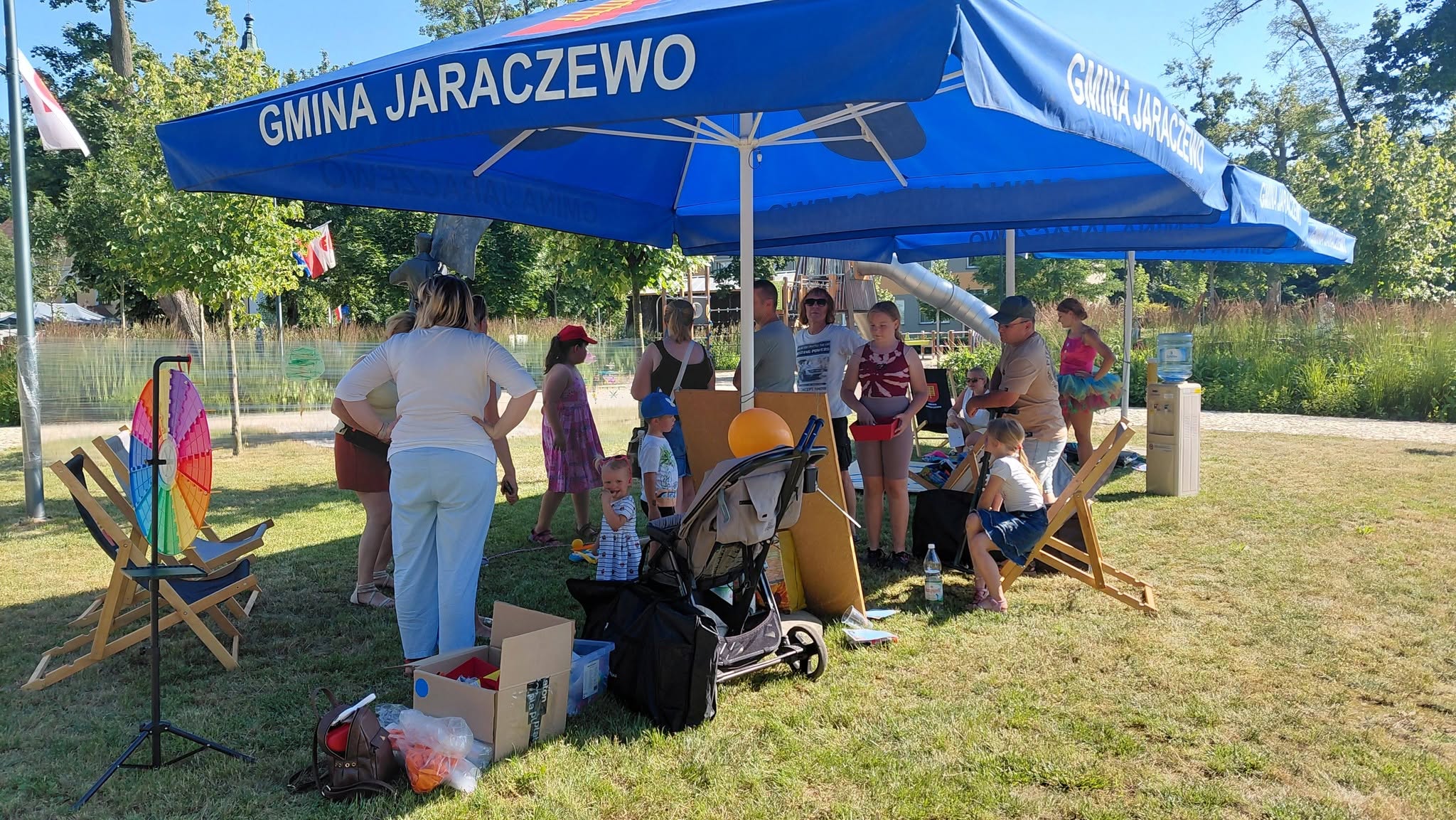 zdjęcie uczestników biorących udział w zabawach