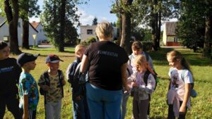 prowadzący wyjaśnia kolejne zadanie